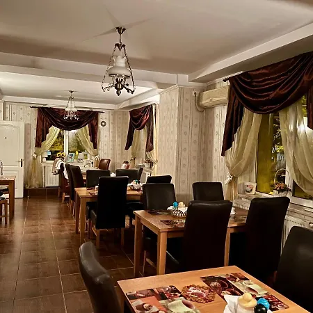 Casa de hóspedes Edel 3*